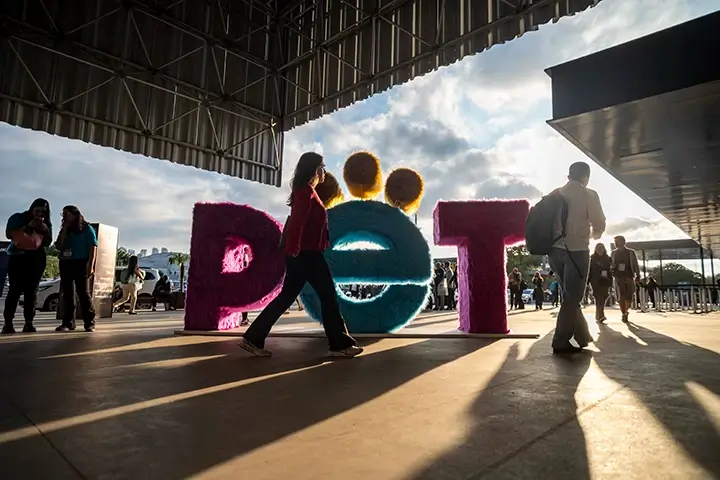PET South America 2026: o que a maior feira pet da América Latina revela sobre o futuro do mercado – e do comedouro do seu cachorro